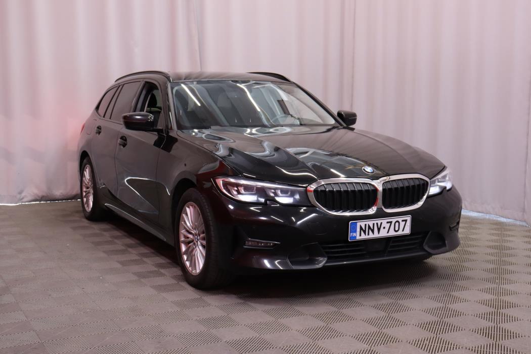 BMW 330 2021