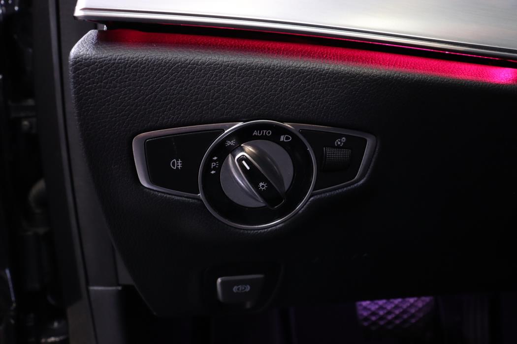 MERCEDES-BENZ E 2021
