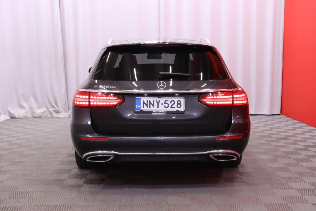 MERCEDES-BENZ E 2021