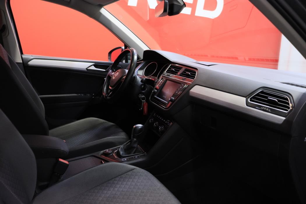 VOLKSWAGEN Tiguan 2016