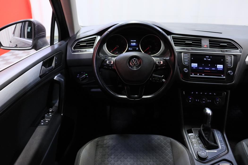 VOLKSWAGEN Tiguan 2016