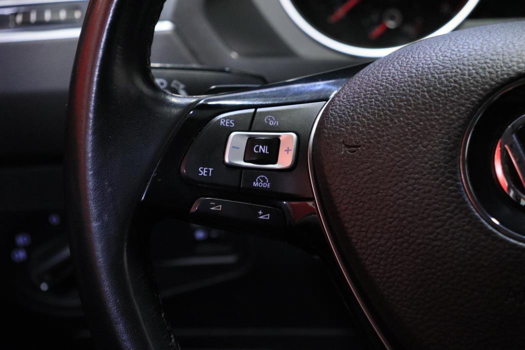 VOLKSWAGEN Tiguan 2016