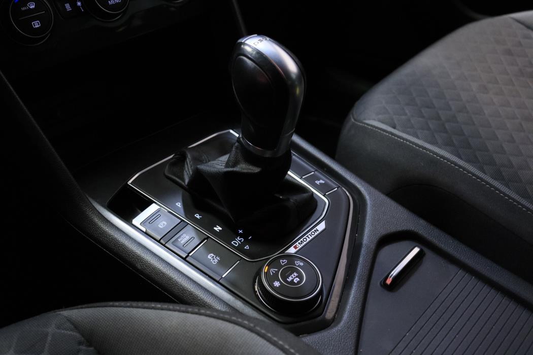 VOLKSWAGEN Tiguan 2016