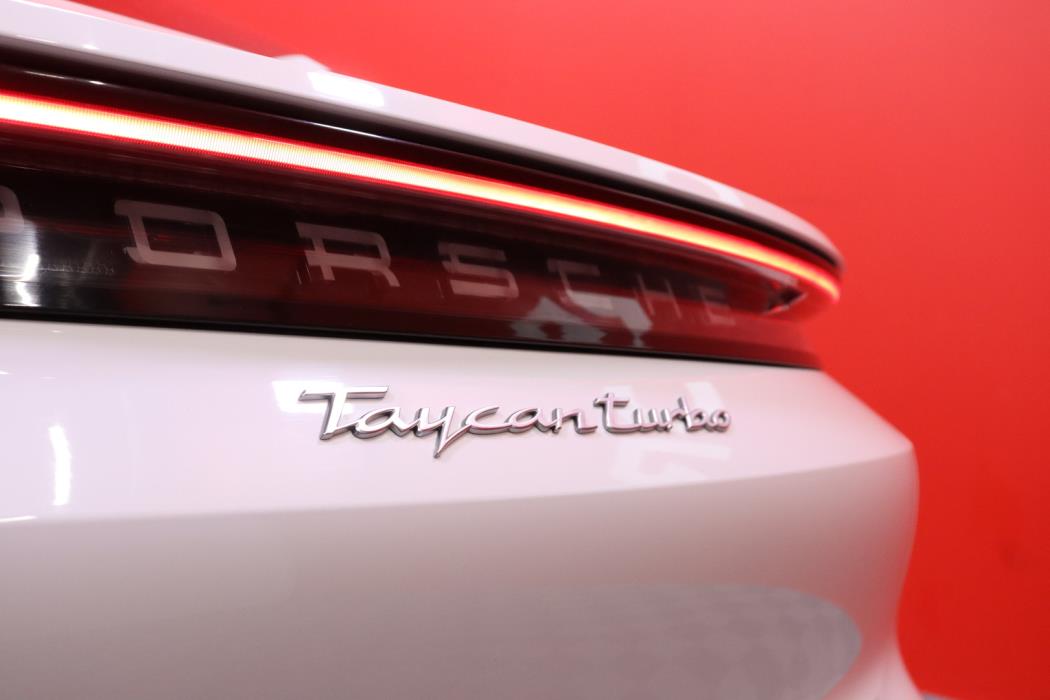 PORSCHE Taycan 2020