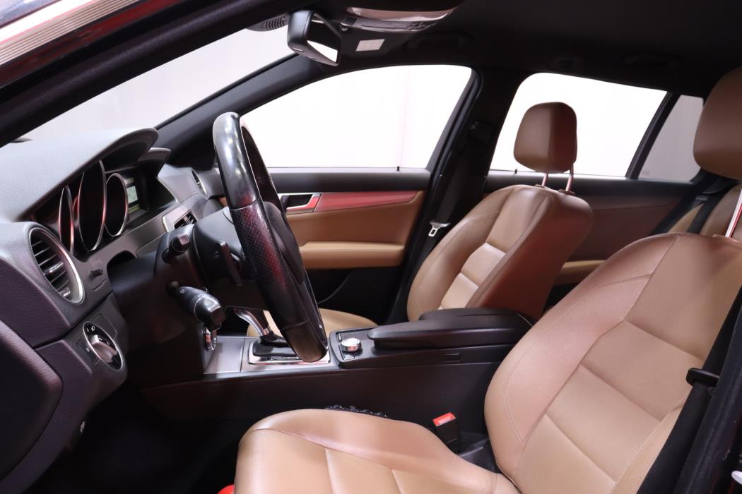 MERCEDES-BENZ C 2011