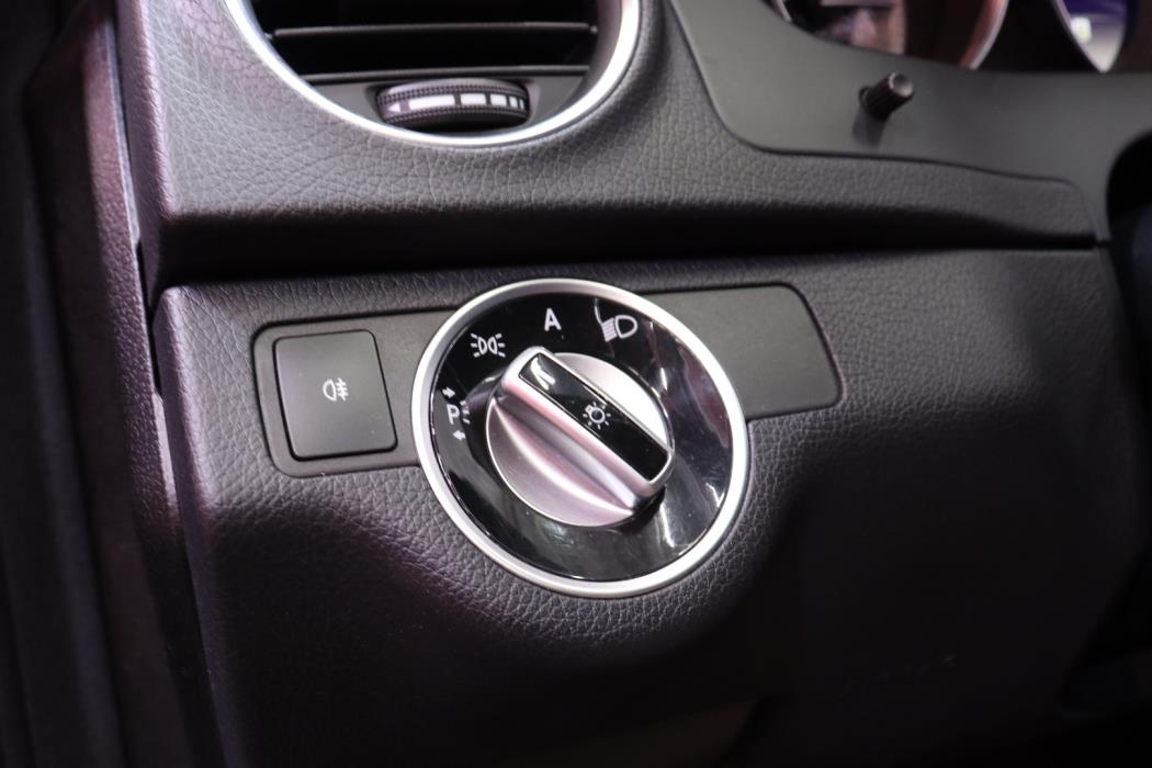 MERCEDES-BENZ C 2011