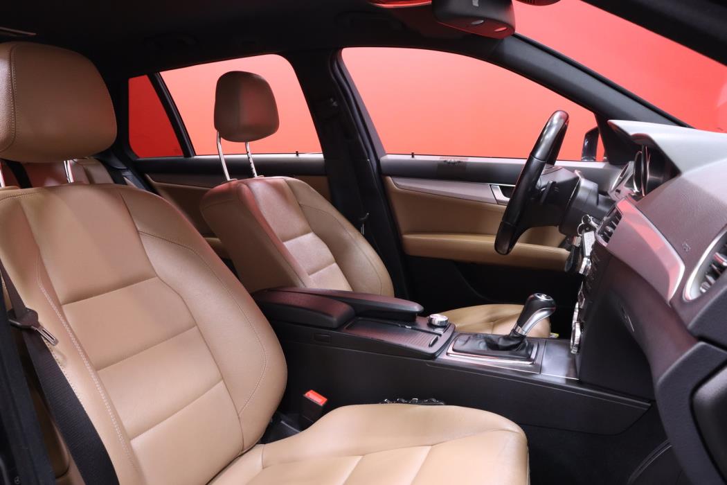 MERCEDES-BENZ C 2011