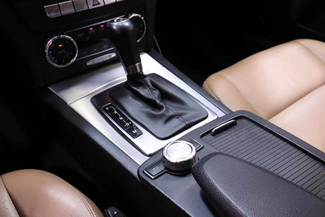 MERCEDES-BENZ C 2011