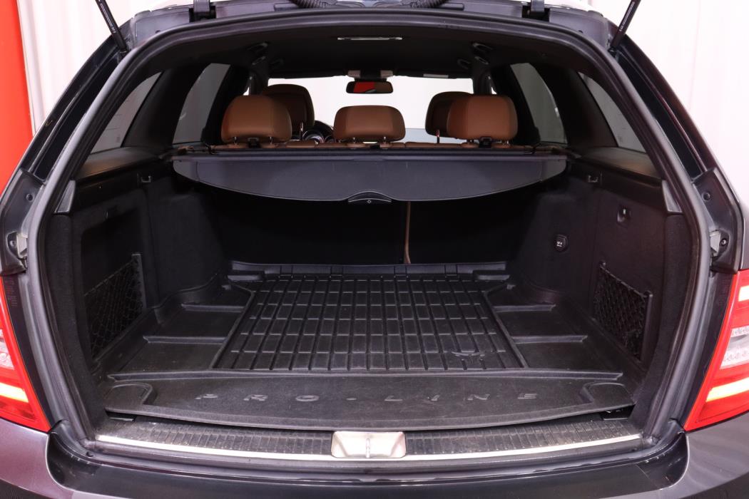 MERCEDES-BENZ C 2011