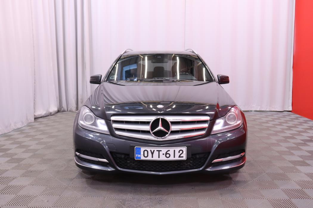MERCEDES-BENZ C 2011