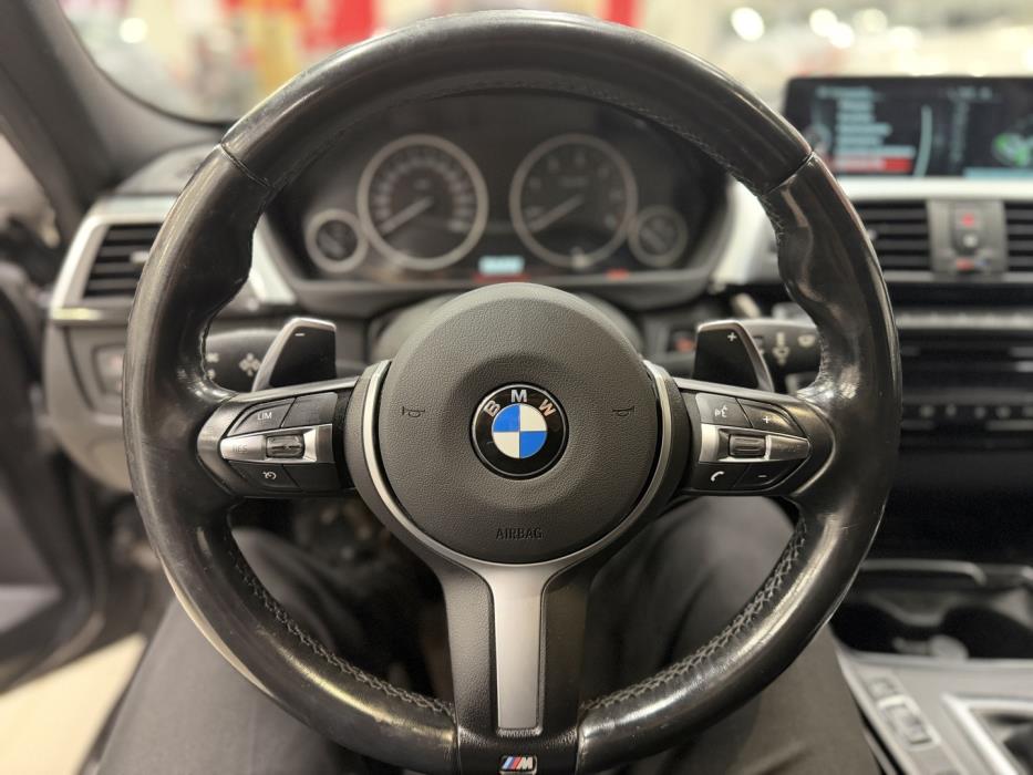 BMW 330 2016