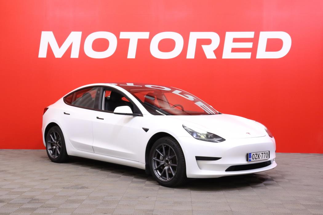 TESLA Model 3 2021
