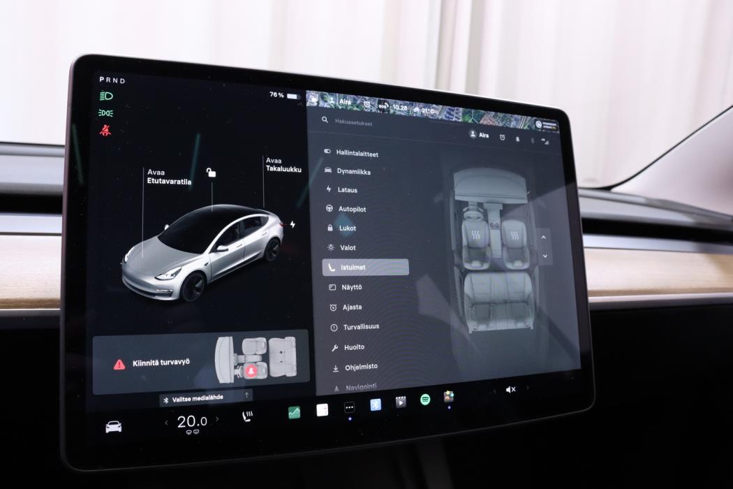 TESLA Model 3 2021