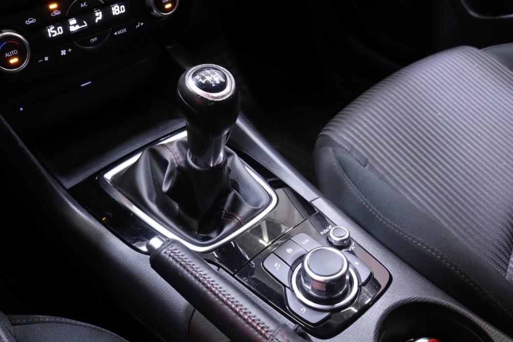 MAZDA 3 2016