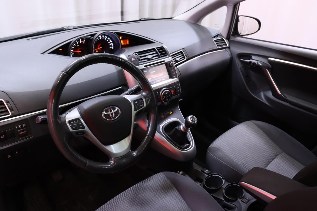 TOYOTA Verso 2015