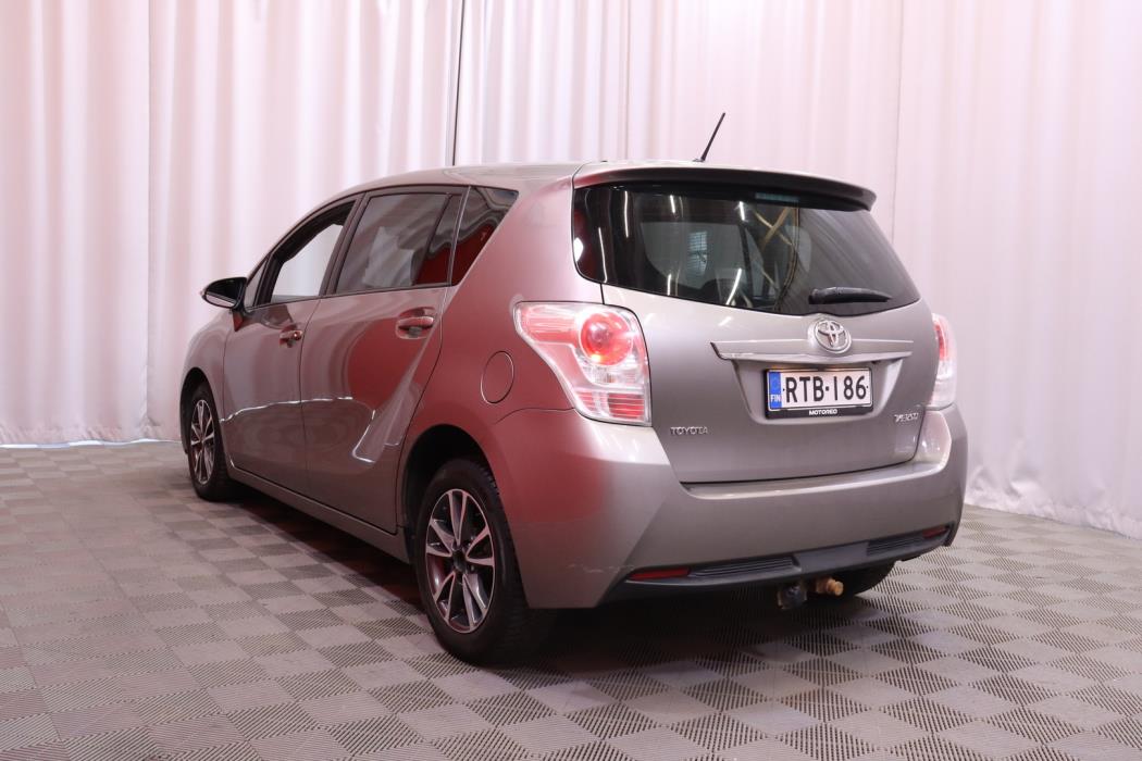 TOYOTA Verso 2015