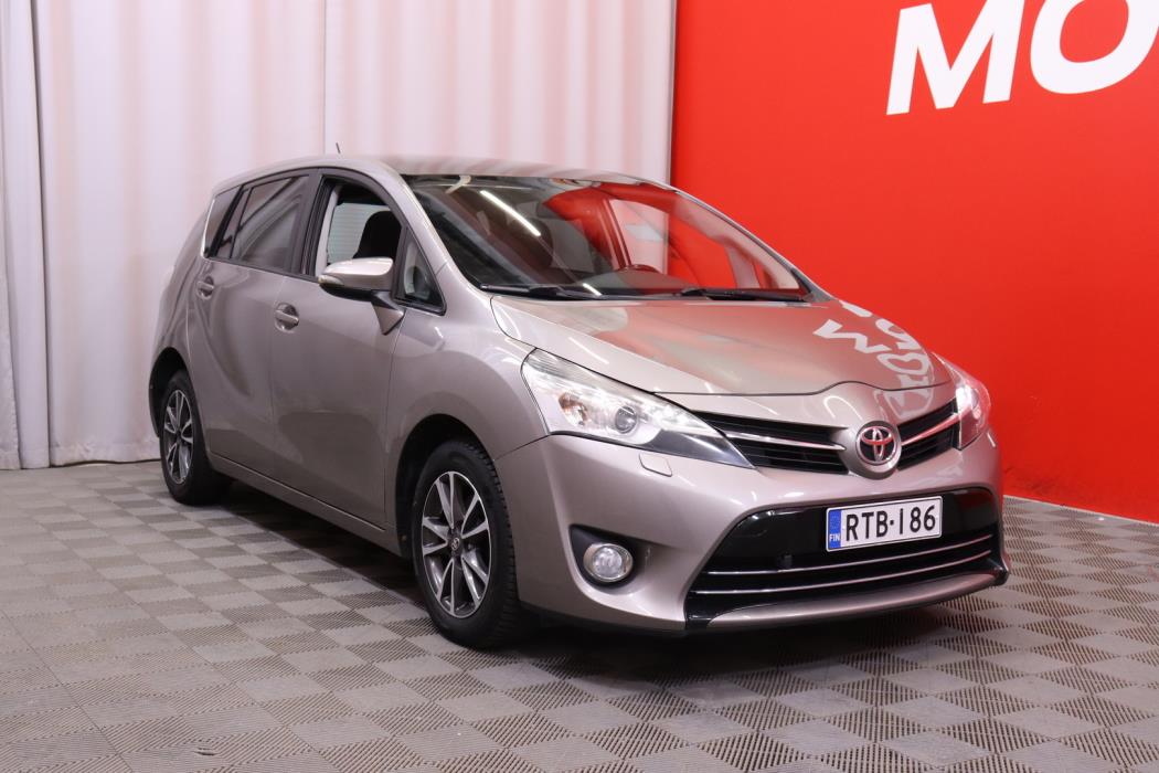 TOYOTA Verso 2015
