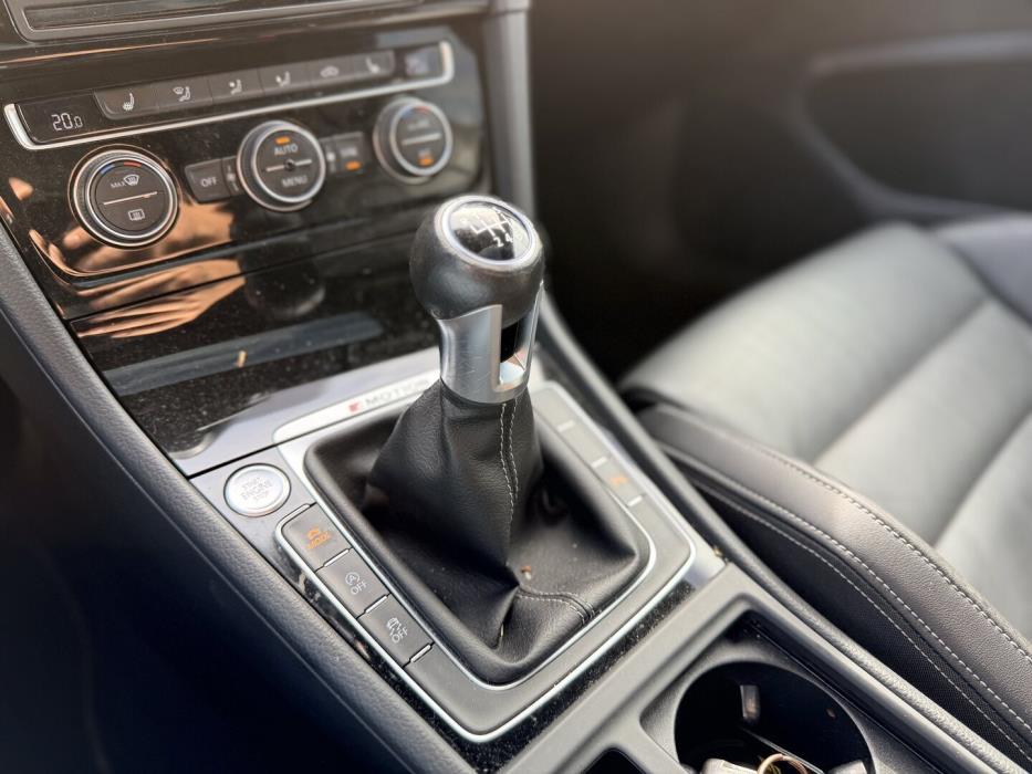 VOLKSWAGEN Golf 2017
