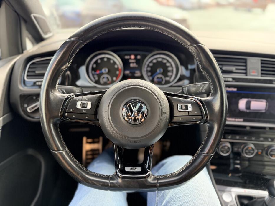 VOLKSWAGEN Golf 2017