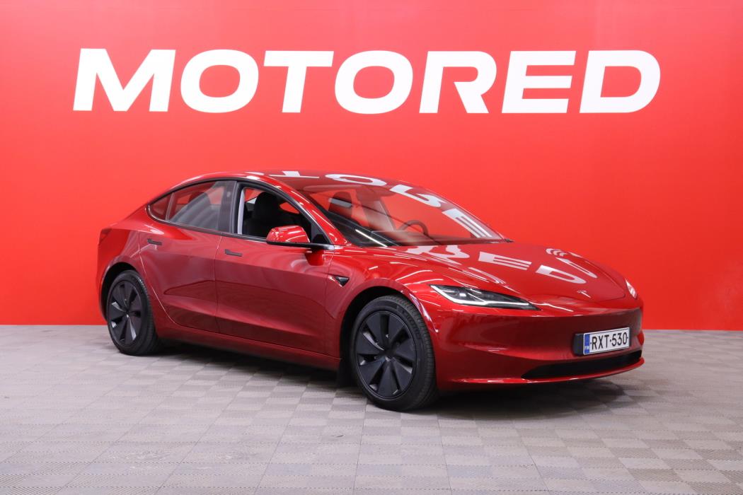 TESLA Model 3 2024