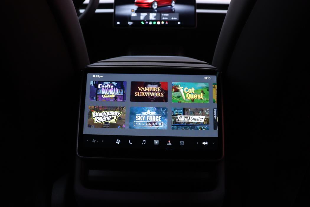 TESLA Model 3 2024