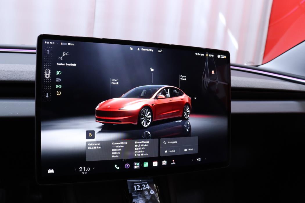 TESLA Model 3 2024