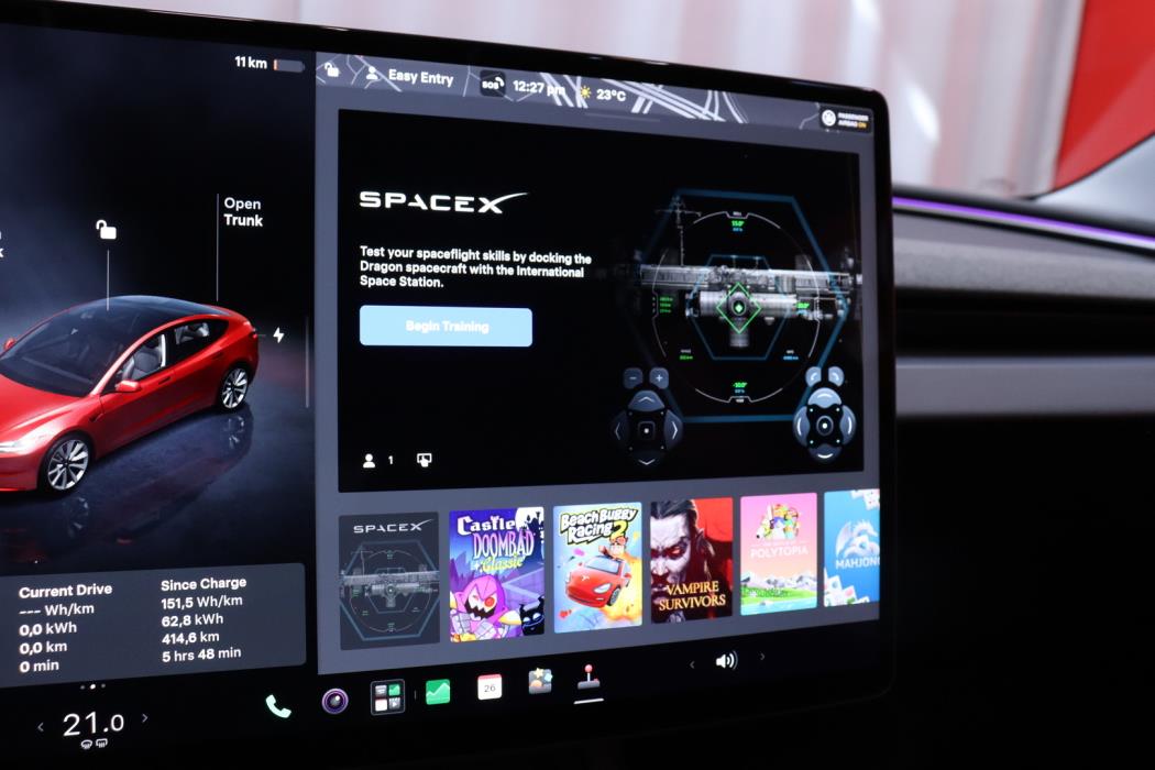 TESLA Model 3 2024