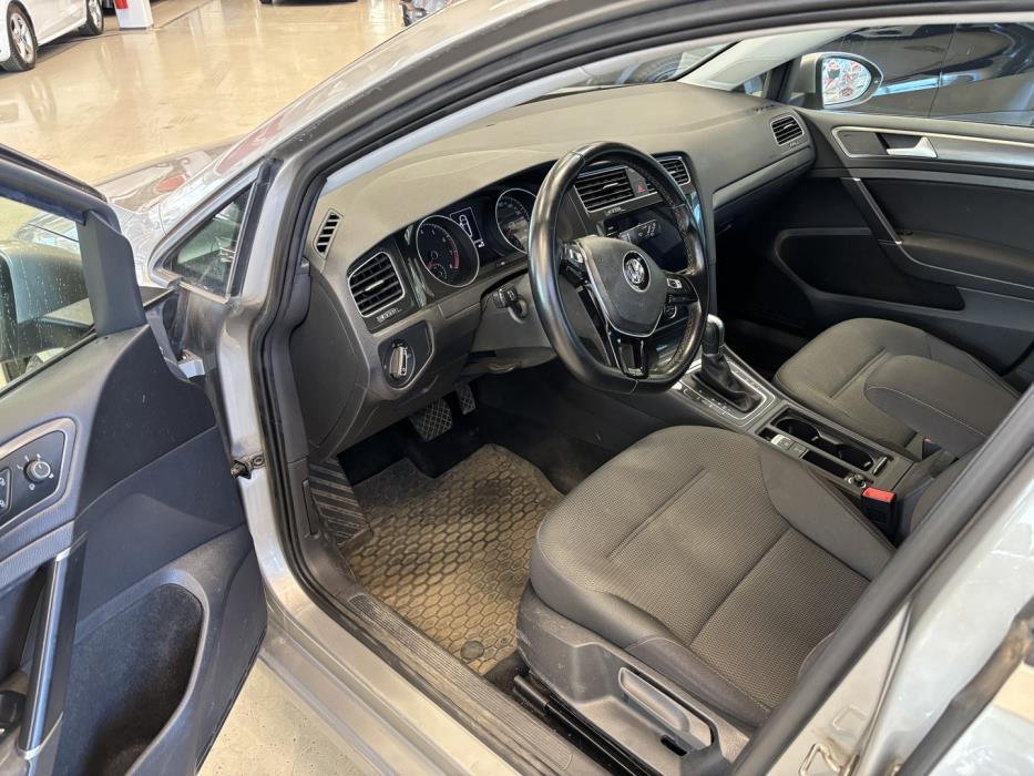 VOLKSWAGEN Golf 2018