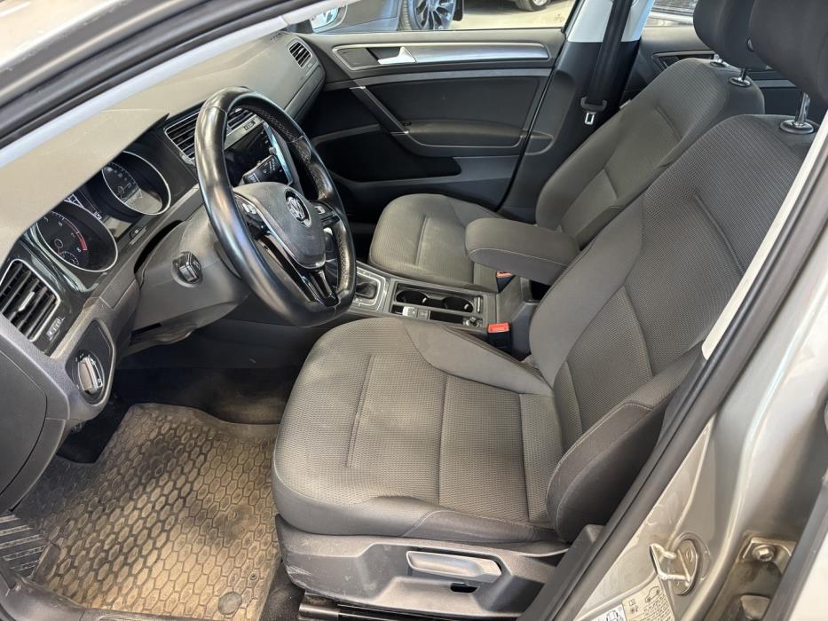 VOLKSWAGEN Golf 2018