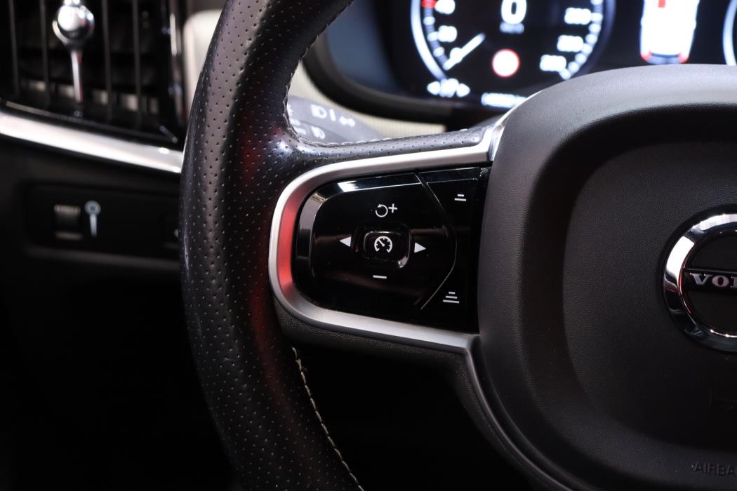 VOLVO V90 2019