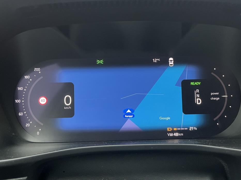 VOLVO XC40 2022