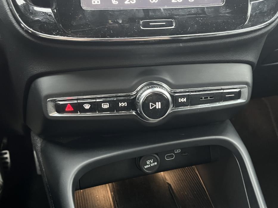 VOLVO XC40 2022