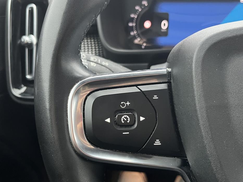 VOLVO XC40 2022