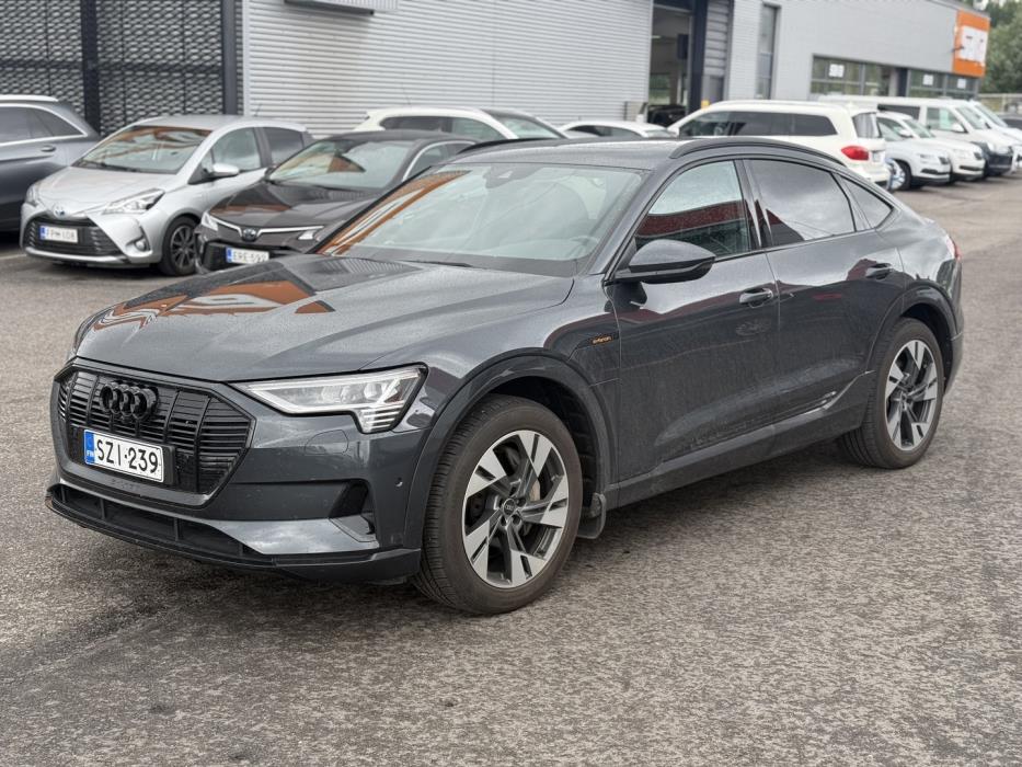 AUDI e-tron 2022