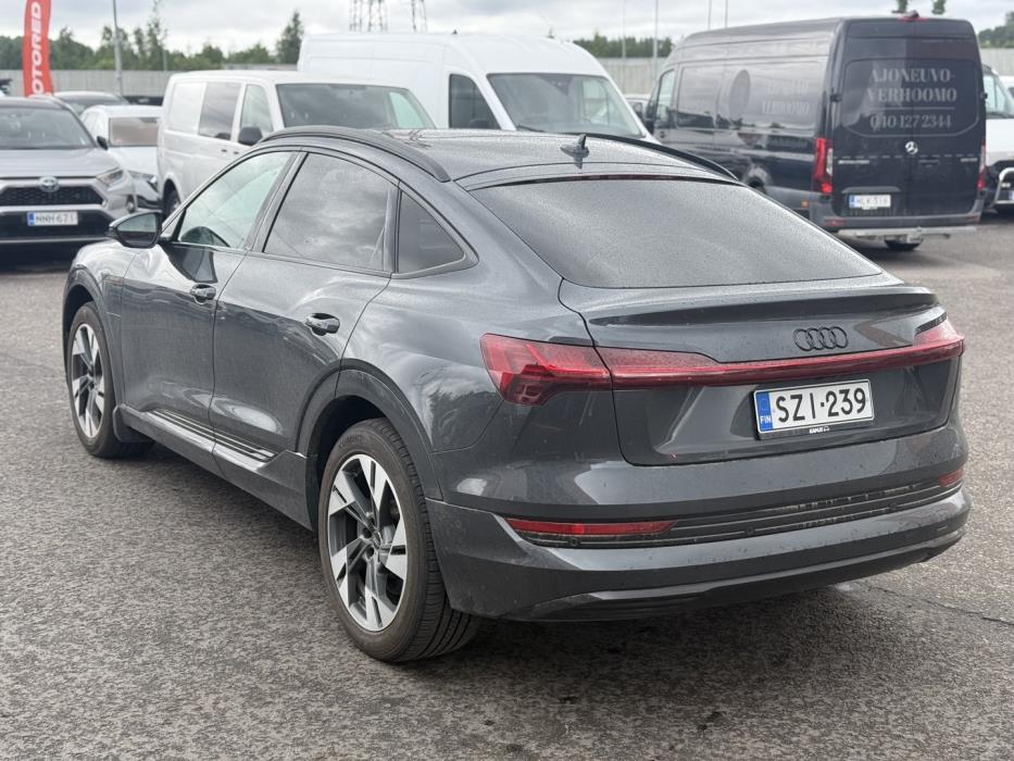 AUDI e-tron 2022