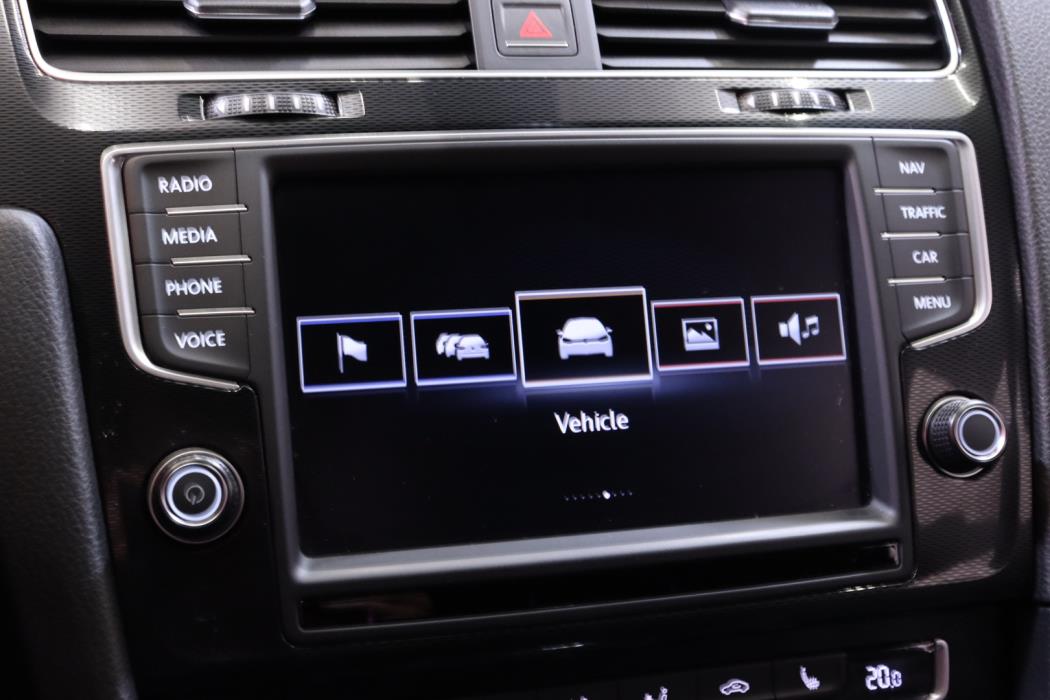 VOLKSWAGEN Golf 2015