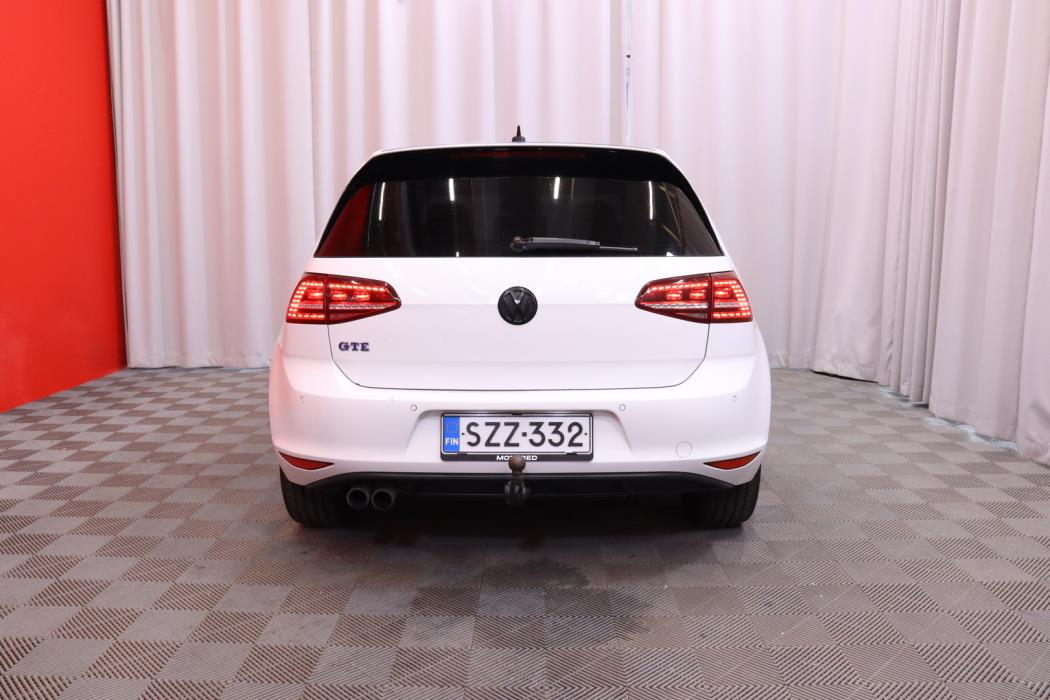VOLKSWAGEN Golf 2015