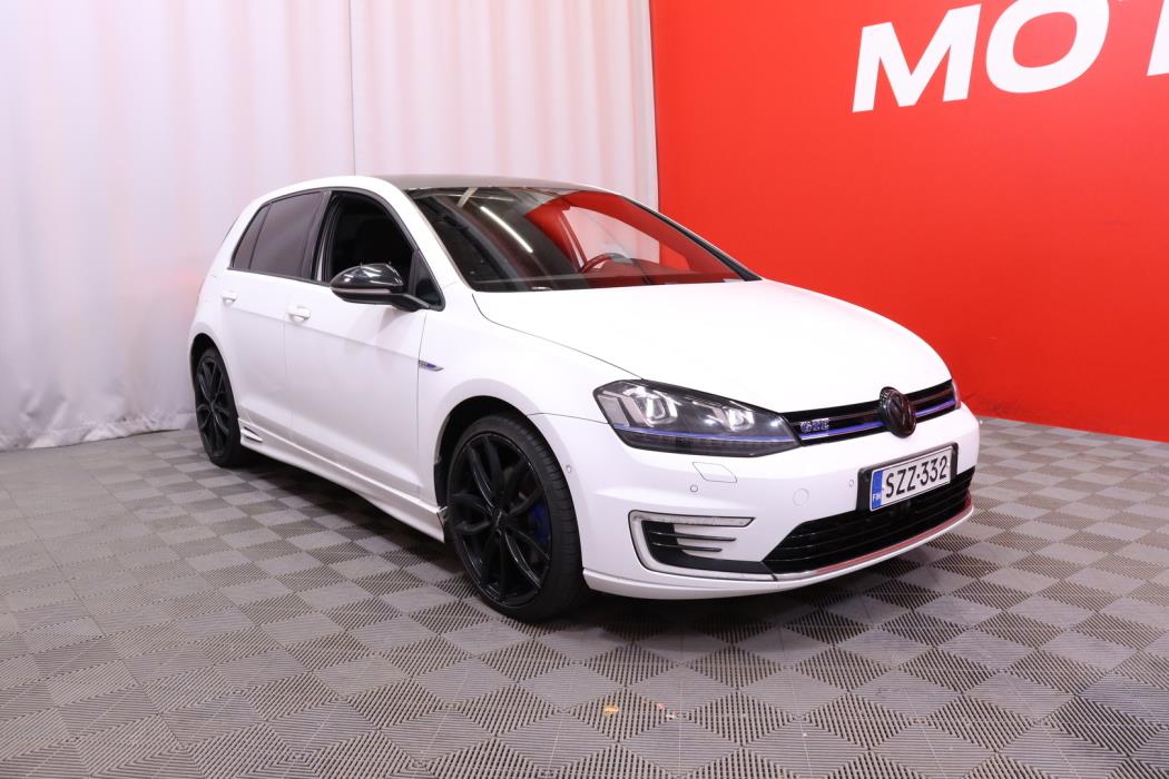 VOLKSWAGEN Golf 2015