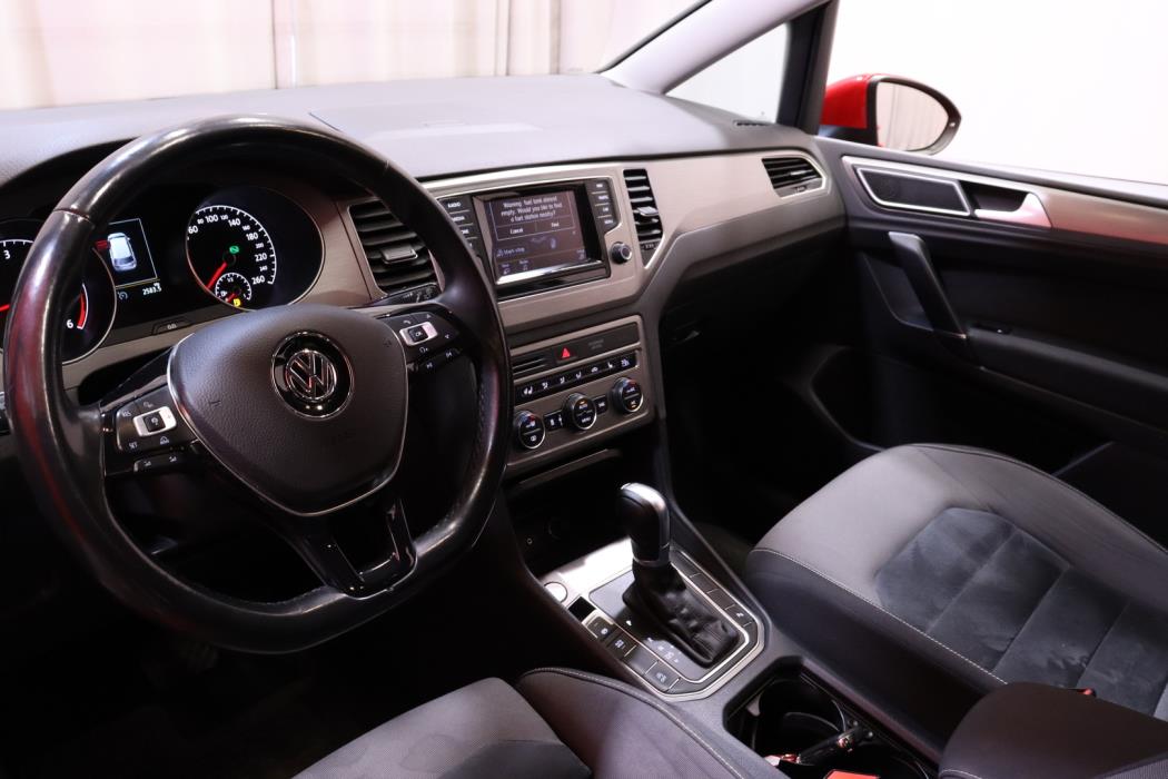 VOLKSWAGEN Golf Sportsvan 2015