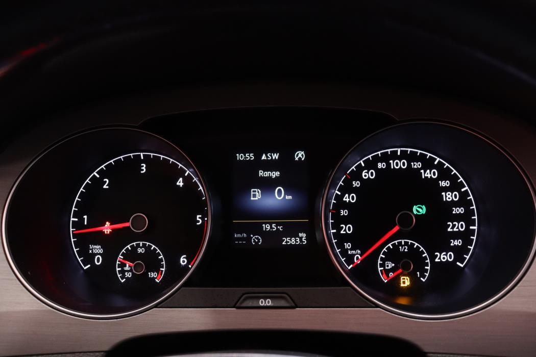 VOLKSWAGEN Golf Sportsvan 2015