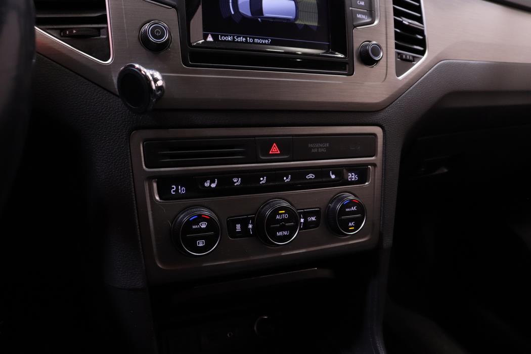 VOLKSWAGEN Golf Sportsvan 2015