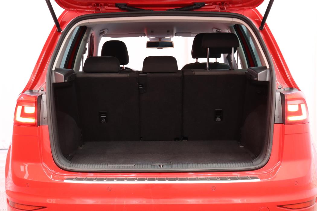 VOLKSWAGEN Golf Sportsvan 2015