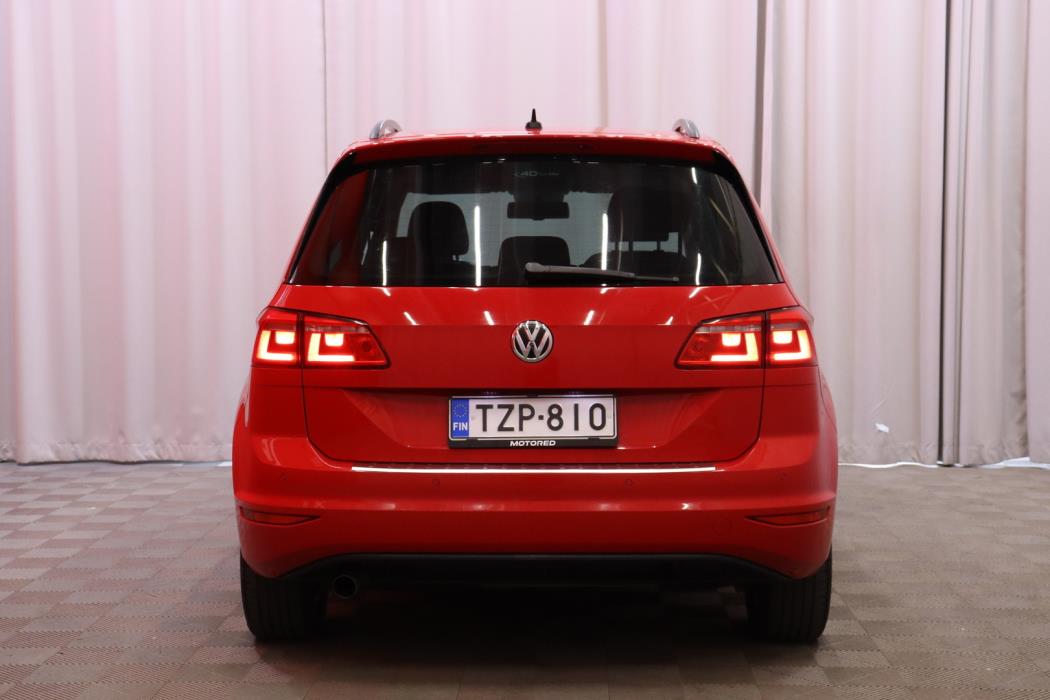 VOLKSWAGEN Golf Sportsvan 2015