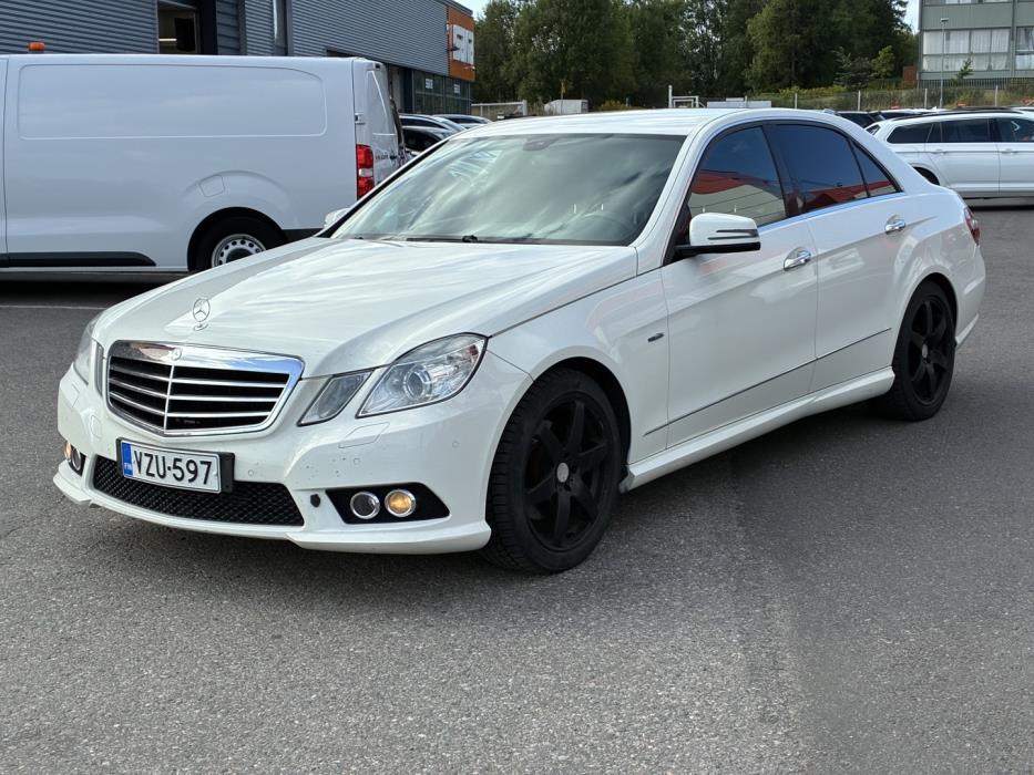 MERCEDES-BENZ E 2009