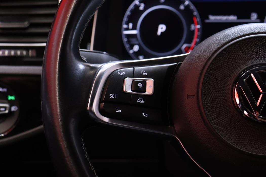 VOLKSWAGEN Golf 2018
