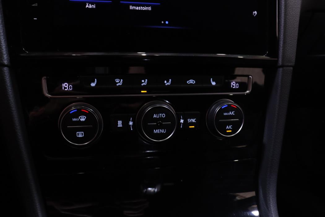 VOLKSWAGEN Golf 2018