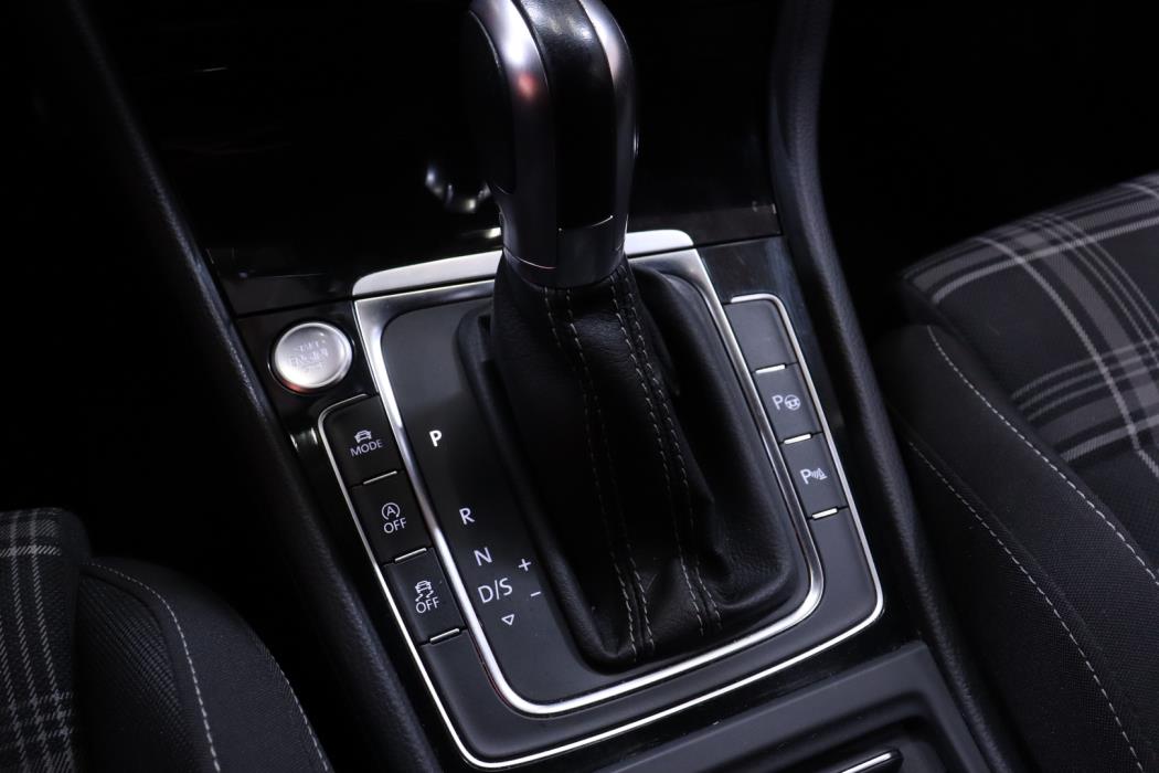VOLKSWAGEN Golf 2018
