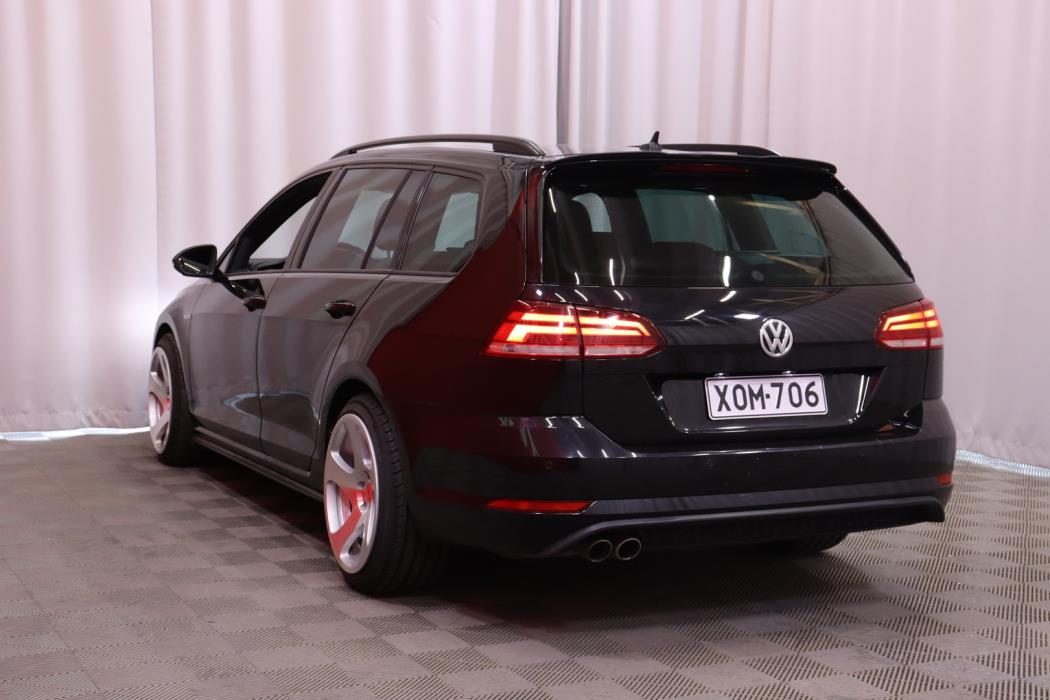 VOLKSWAGEN Golf 2018