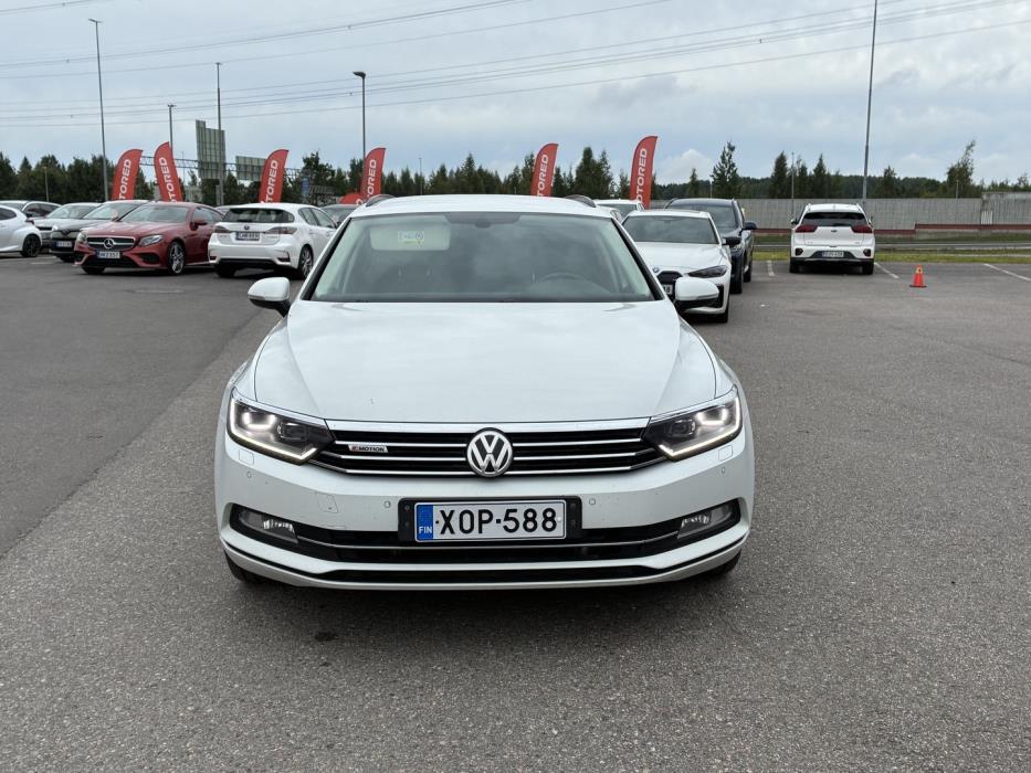VOLKSWAGEN Passat 2018