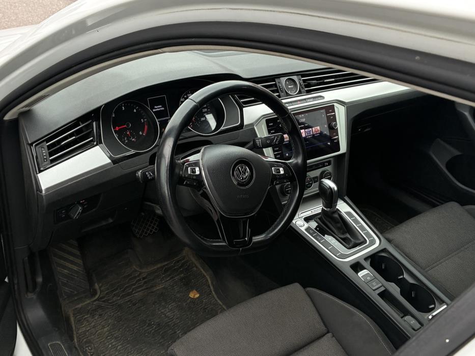 VOLKSWAGEN Passat 2018